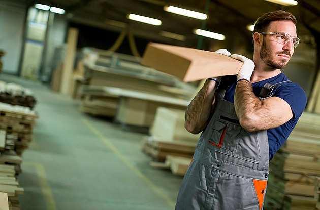 Minimální mzda se zvyšuje. Kdo si polepší a jaký to bude mít další dopad?