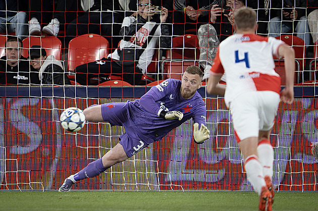 Obrovská škoda! Pokazili jsme to, štvalo Staňka. U penalty stačilo střelce rozhodit