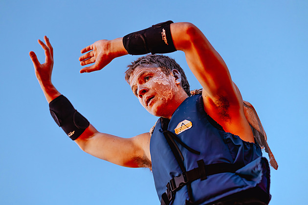 RECENZE: Hádky a ostudná rozhodnutí. Nejen Piškula vypráví o tragédii lodi Argó