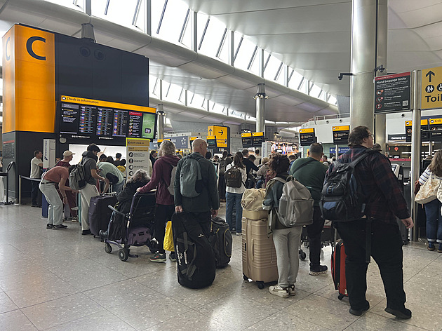 Evropská letiště dále bojují s následky kyberútoků. Dotkly se statisíců cestujících