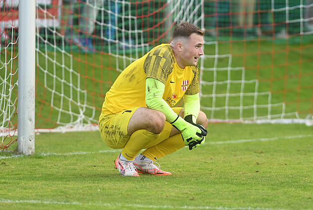 Fandím Baníku! popíchl brozanský brankář kotel Slavie. A rozpoutal peklo