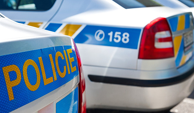 Dálnice D46 je zavřená kvůli skoku člověka z mostu. Na místě se tvoří kolony