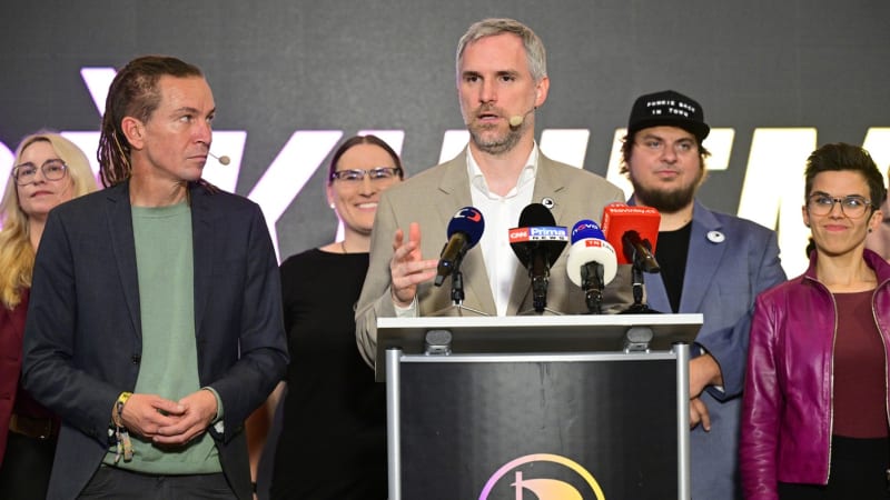 Budeme hrází proti extremismu a tvrdou opozicí, prohlásil Hřib. Rýpl si do Konečné