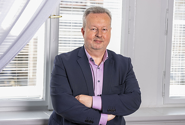 Brabec se vzdal mandátu poslance, zůstane hejtmanem Ústeckého kraje