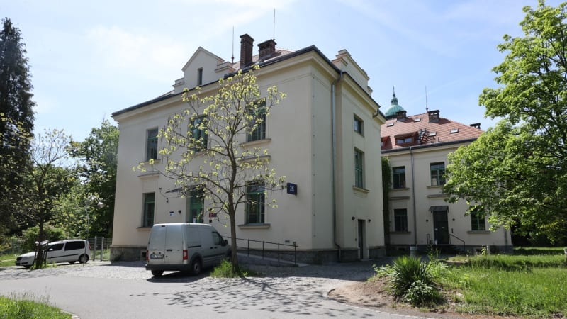 Kontroverzní vycházky vraha z Bohnic: Běžná praxe, muž není nebezpečný, tvrdí léčebna