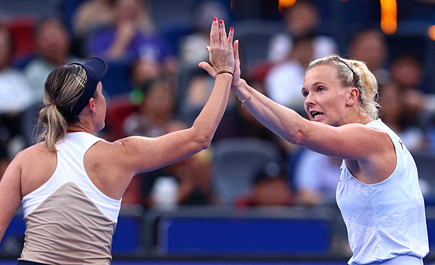 Siniaková s Hunterovou ovládly turnaj ve Wu-chanu. Češka má letos čtvrtý deblový titul