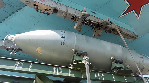 Rusové omylem shodili bombu na svém území. Dopadla u klíčové základny Engels