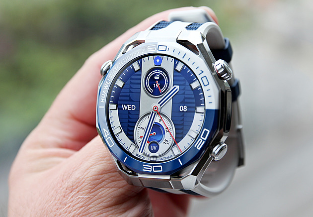 Tak odolné chytré hodinky jste ještě neviděli. Mají zabudovaný i sonar