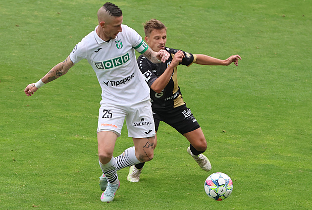 ONLINE: Karviná - Hradec Kr. 2:1, obrat do půle, po Ayaosim se trefuje Šigut