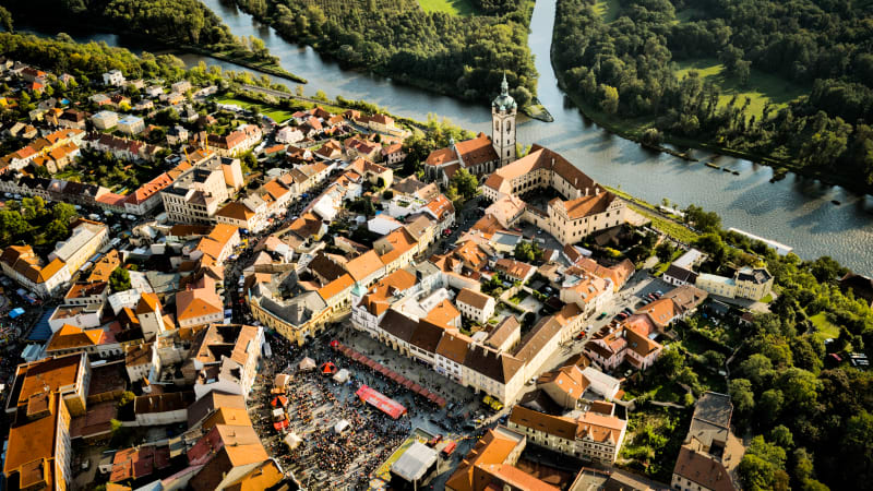 Mělník: město vína, královských tradic a příběhů ukrytých pod zemí