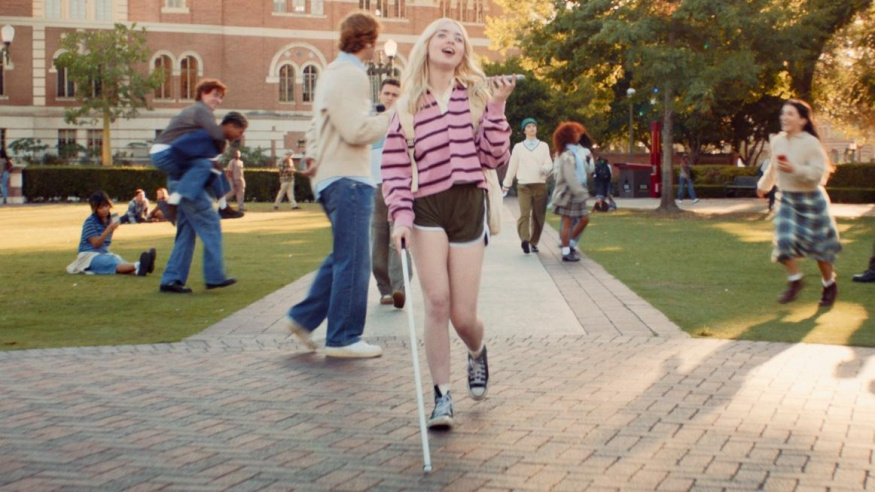 Technologie, které mění život. Apple dojemnou reklamou připomíná své funkce pro hendikepované