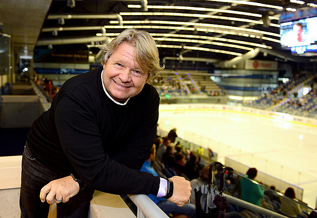 Byl u obřích smluv, dluží miliardu. Kdo stojí v pozadí vyšetřovaných státních zakázek