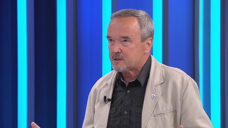 Uhynutí psů v autě má pro exposlance SPD Kobzu dohru. Policie ho obvinila ze zanedbání péče