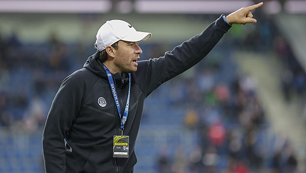 Trenér fotbalistek Slovácka natáčel svěřenkyně v šatnách, dostal podmínku