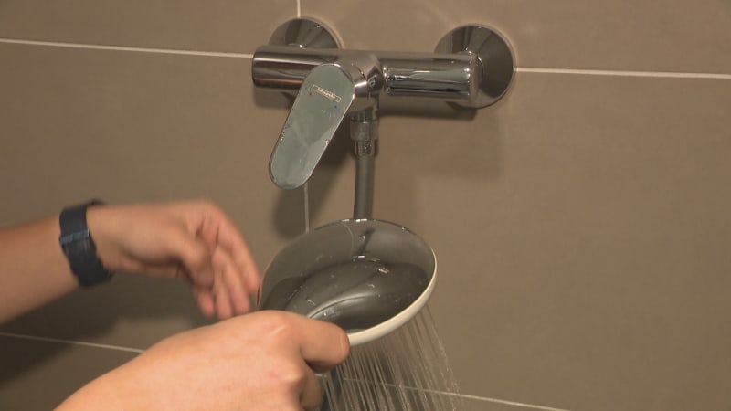 Zdravé sprchování podléhá několika zásadám. Experti připomněli nejen pravidlo tří minut