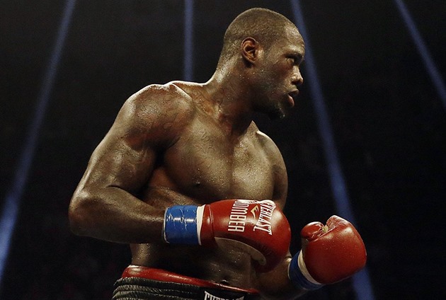 Bývalý boxerský šampion vyjel na moderátora. Zasahovat musela ochranka