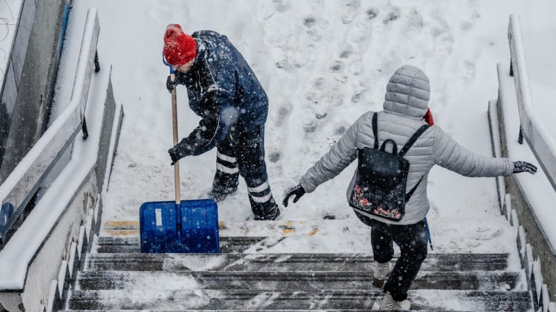 VÝSTRAHA před náledím: Teploty mohou klesnout pod bod mrazu. Kde hrozí nebezpečí?