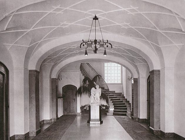 Hledá se ztracená socha z vily Löw-Beer v Brně. Nálezce dostane milion