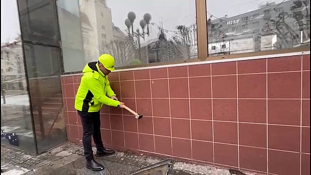 Opava začíná bourat Slezanku, první část chátrající stavby padne do konce dubna