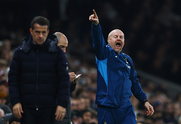 Trenérská štafeta v Nottinghamu nekončí. Dokoučoval Dyche, hledá se finišman