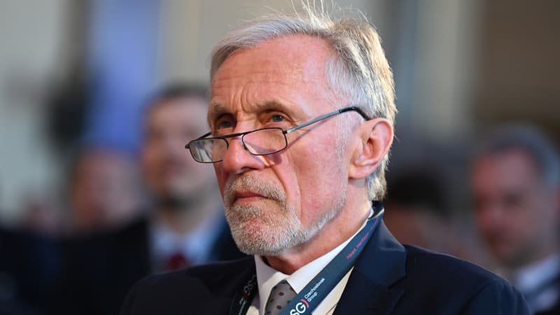 Pomohli by i teroristům, řekl Topolánek o olympijském výboru. Kvůli vyhazovu za helmu s mrtvými