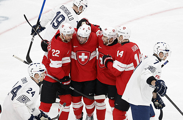 ONLINE: Startuje česká skupina. Švýcarští hokejisté proti Francii kráčejí za výhrou