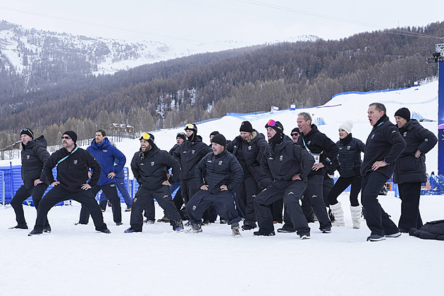 Ragbyový rituál v Livignu. Novozélanďané slavili olympijské medaile hakou