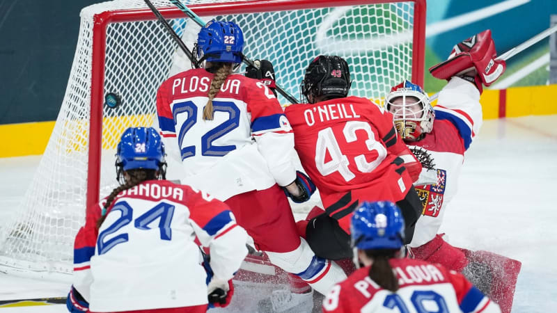 Čtvrtfinále hokejistek na olympiádě: Češky půjdou do boje, v cestě k medaili stojí Švédky