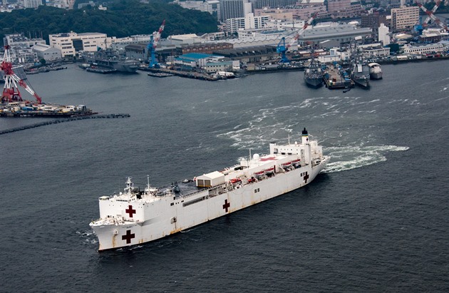 U Grónska byl evakuován nemocný Američan, Trump poslal k ostrovu lékařskou loď