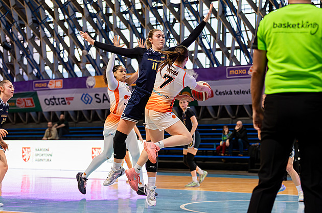 Striplinová předvedla nejlepší střelecký výkon sezony ŽBL, Chomutov opět vyhrál