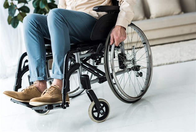 Česko selhává v péči o lidi s nejtěžším postižením, na pomoc čekají i roky