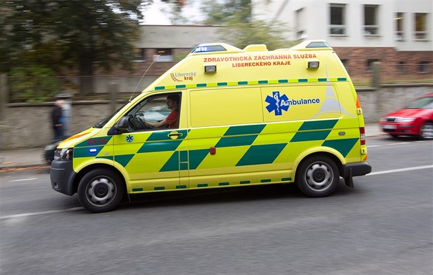 Chemický pokus se nezdařil, kvůli vážnému popálení školaček obvinili vedoucí kroužku