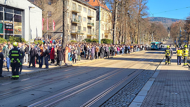 Poplach na libereckých školách. Policisté prověřují nahlášení výbušniny