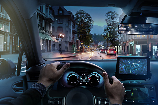 Proč hůř vidím při řízení? 10 signálů, které lidé přehlížejí a riskují tím bezpečnost