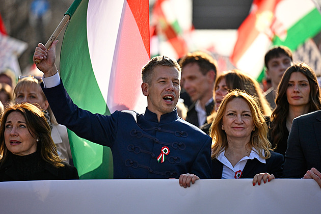 Orbánův sok plánuje demontáž režimu, povolává manažery známých značek