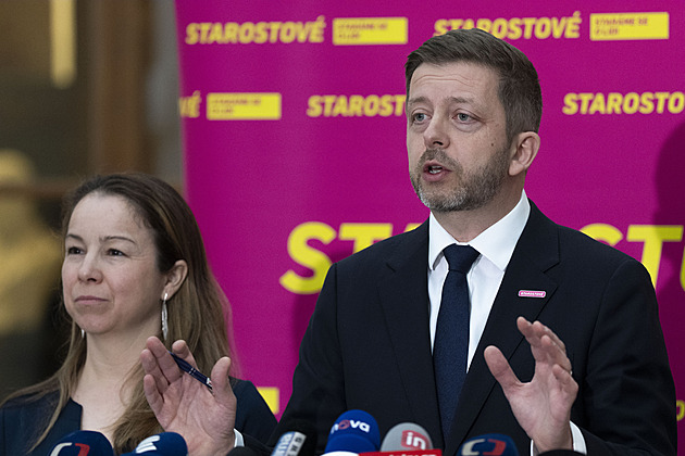 Místo Rakušana může STAN do vedení Sněmovny navrhnout jednu ze tří žen