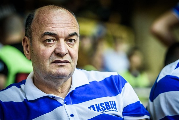 Smutní půlka Evropy. Zemřel basketbalový kouč Vujoševič, v Partizanu vedl i Veselého