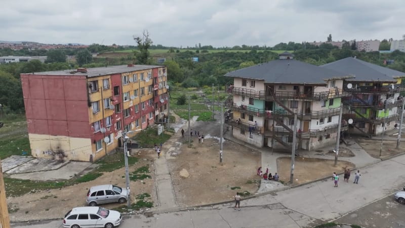 Nechvalně proslulé sídliště Luník IX čeká velká změna. V nových bytech mají i tekoucí vodu