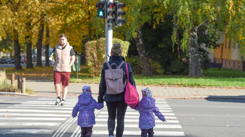 Nejnebezpečnější jsou pro chodce v ČR tři okresy, tvrdí statistiky. Expert zmínil důvody nehod