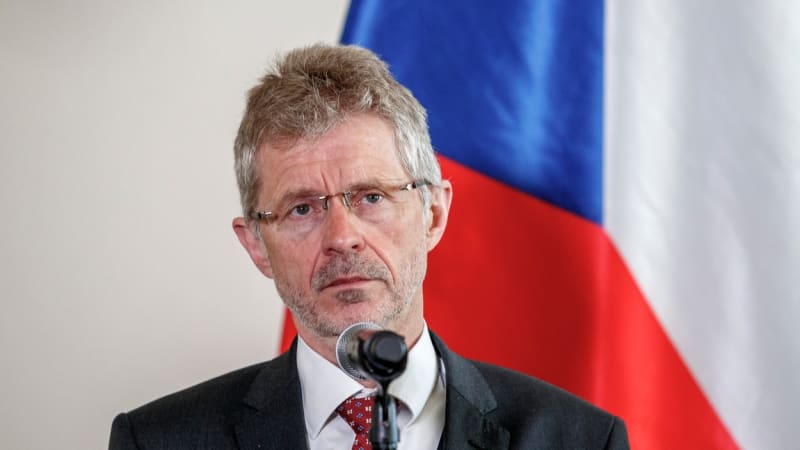 Vláda neschválila Vystrčilovi letoun na Tchaj-wan. Může letět komerční linkou, řekl Babiš