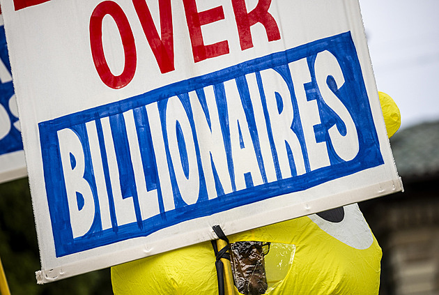 Nůžky mezi bohatými a chudými se dál rozevírají. Miliardářů přibývá, říká analýza