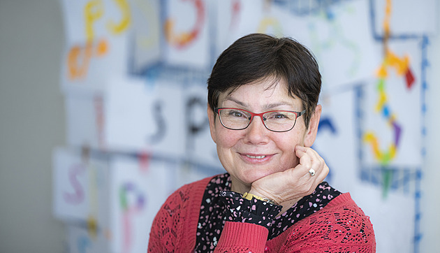 Třetina patnáctiletých v Česku nečte knihy. Ztratí kritické myšlení, varuje pedagožka