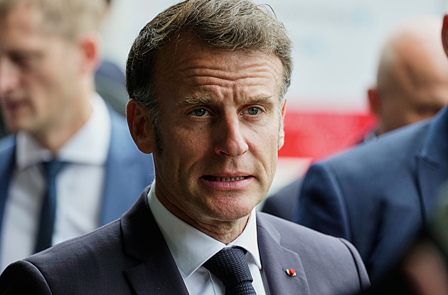 Macron oznámil investice do Afriky ve výši 23 miliard eur. A také zkritizoval nedostatek respektu