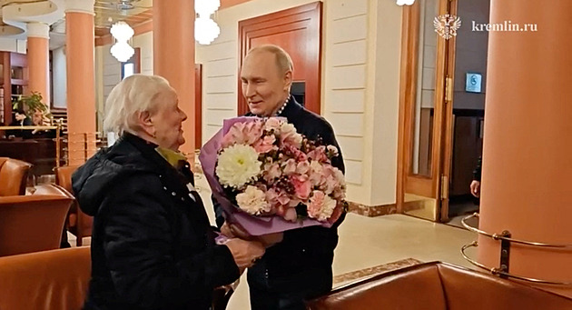 Putinova projížďka Moskvou. Kreml zareagoval na zprávy o skrývání vůdce