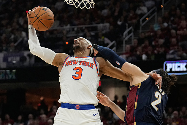 Famózní jízda New Yorku nekončí. Po výhře v Clevelandu je výhru od finále NBA