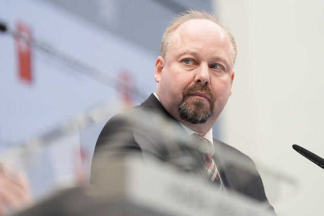 Bouře ve sklenici vody, odmítá Tejc stávku adiktologů. Hazardujete, říká Richterová