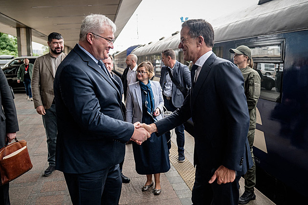 Rutte přijel do Kyjeva. Řeší, jak více pomoci bez přímé účasti NATO ve válce