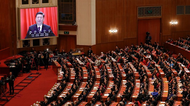 Čína buduje vlastní ekonomickou pevnost. Svým firmám ztíží cestu do zahraničí