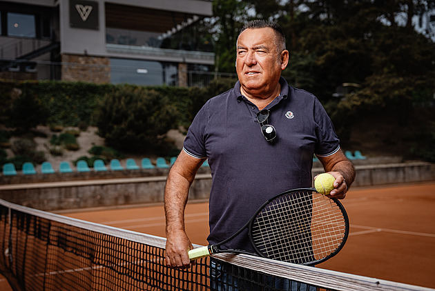 Vytloukačka zezadu a žádné kraťasy. Dnešní tenis je na jedno brdo, míní Šmíd