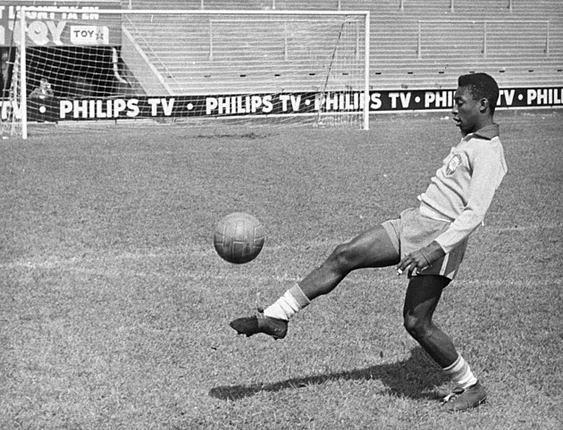 MS 1958: Pelé je infantilní a nebojuje, nesmí hrát! Jak Brazilce řídil psycholog
